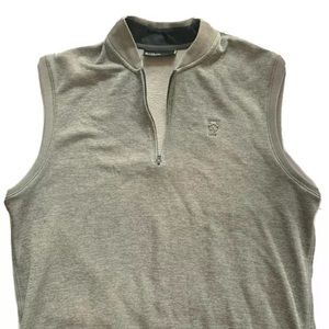 Under armour men’s xl gray golf vest.